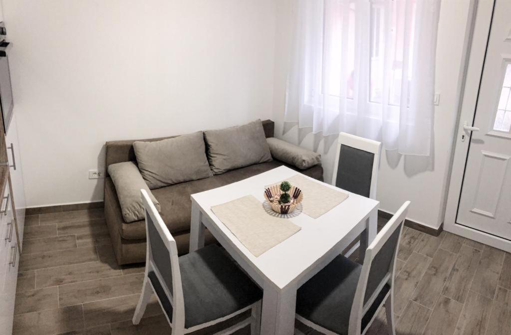 Apartmani Cupara Тиват Екстериор снимка